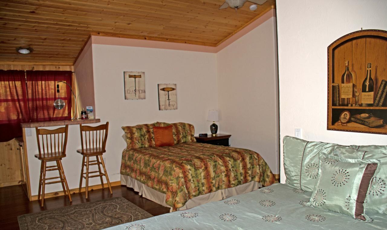 Diamondstone Guest Lodges La Pine Exteriör bild