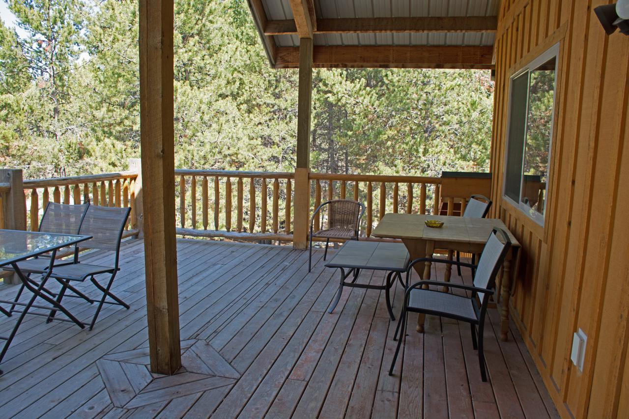 Diamondstone Guest Lodges La Pine Exteriör bild