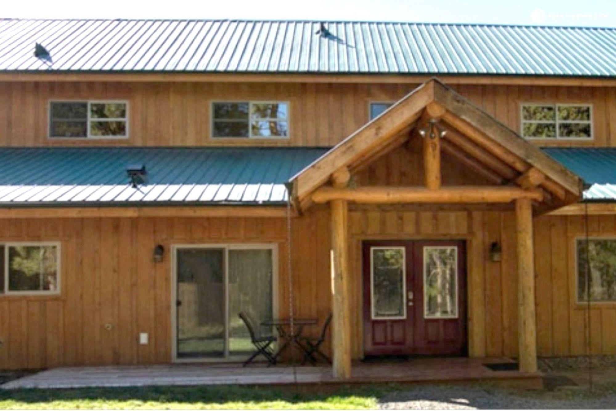 Diamondstone Guest Lodges La Pine Exteriör bild
